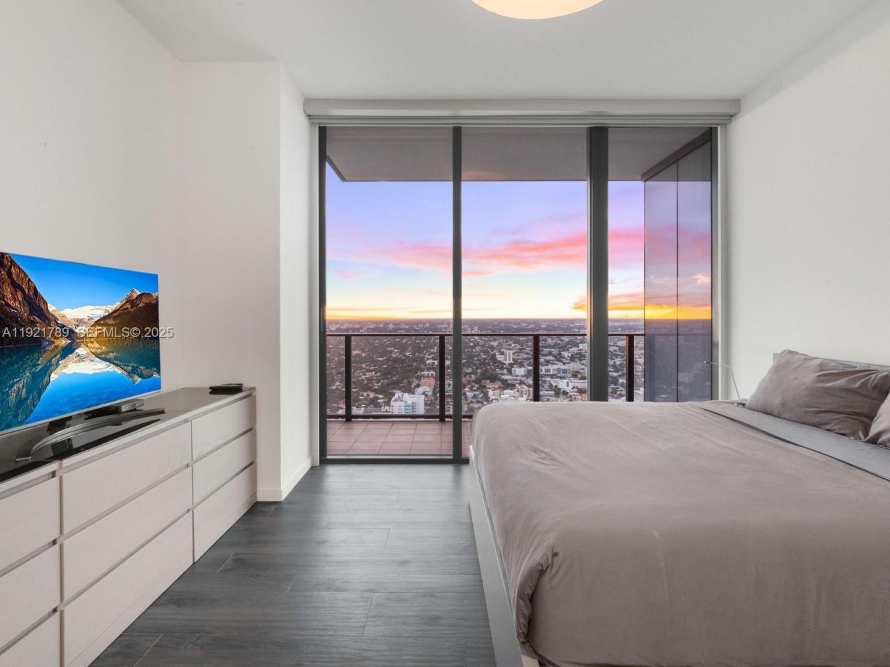 1000 Brickell Plz, Unit PH5706, Miami, FL 33131 Photo