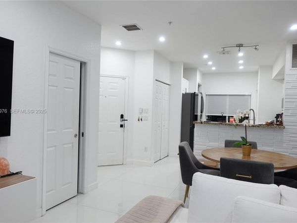 111 NW 2nd Ave, Unit 2, Hallandale Beach, FL 33009