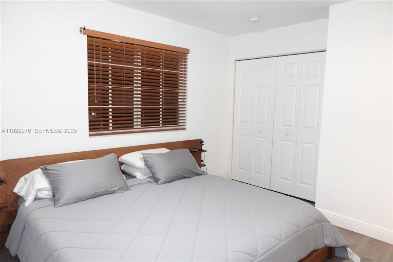 111 NW 2nd Ave, Unit 2, Hallandale Beach, FL 33009 Photo