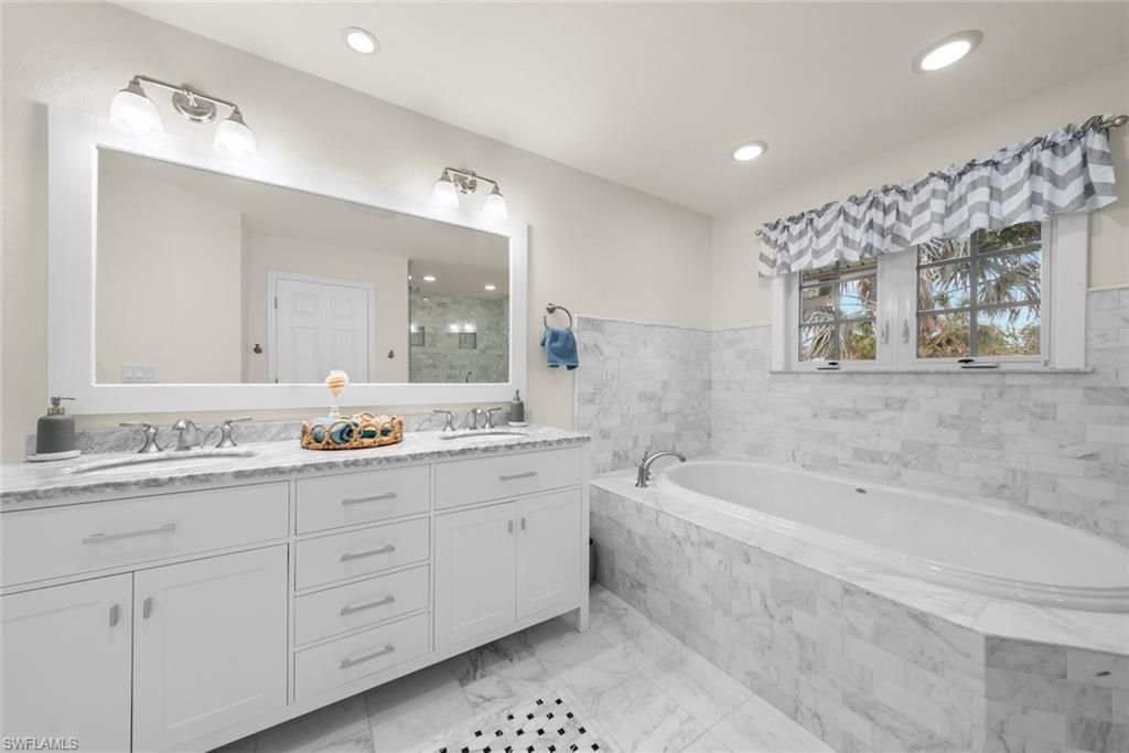 2596 Roosevelt Pl, Sanibel, FL 33957 Photo