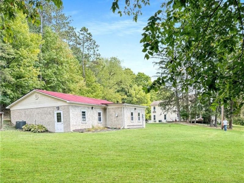 5696 Steubenville Road SE, Amsterdam, OH 43903 Photo 2