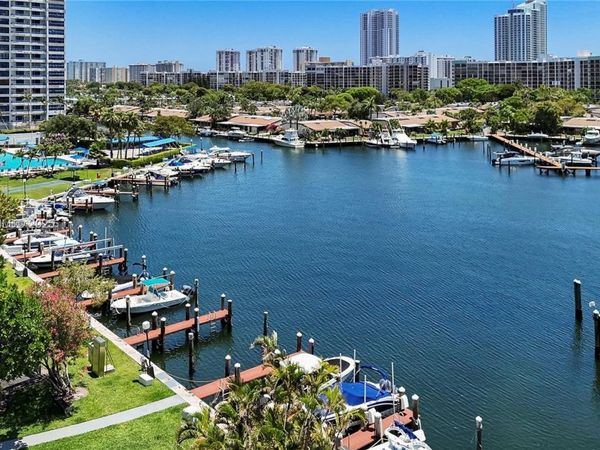 2500 Parkview Dr, Unit 1214, Hallandale Beach, FL 33009