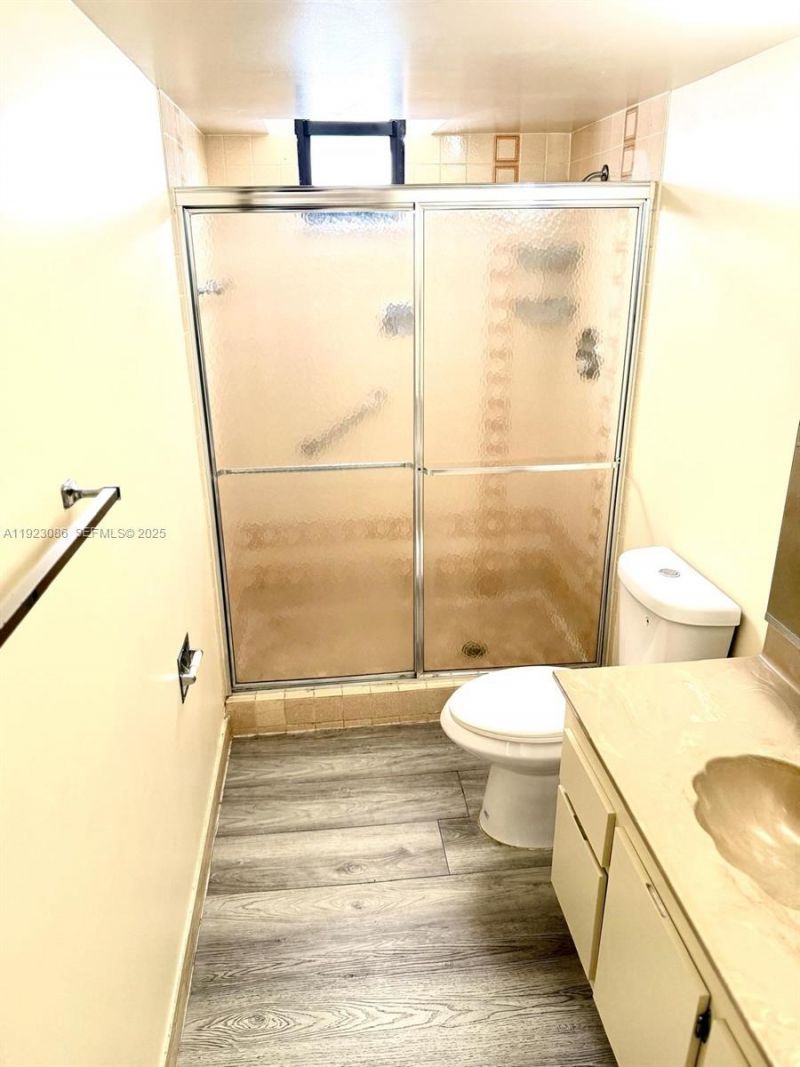 2500 Parkview Dr, Unit 1214, Hallandale Beach, FL 33009 Photo