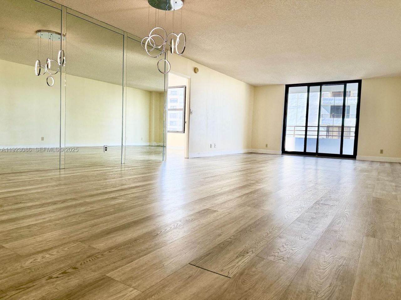 2500 Parkview Dr, Unit 1214, Hallandale Beach, FL 33009 Photo