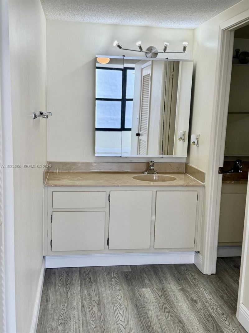 2500 Parkview Dr, Unit 1214, Hallandale Beach, FL 33009 Photo