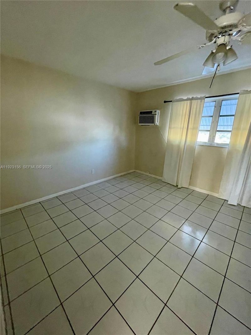 2665 Middle River Dr, Unit 7, Fort Lauderdale, FL 33306 Photo