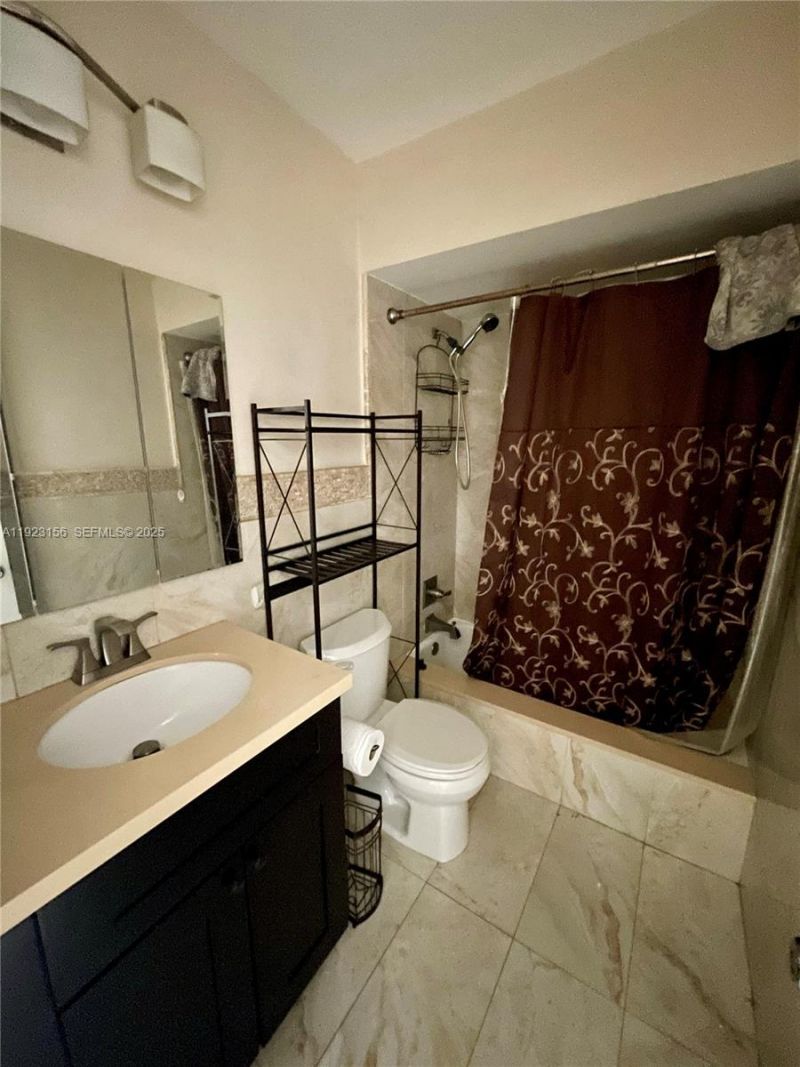 2665 Middle River Dr, Unit 7, Fort Lauderdale, FL 33306 Photo