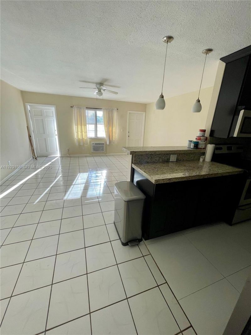 2665 Middle River Dr, Unit 7, Fort Lauderdale, FL 33306 Photo
