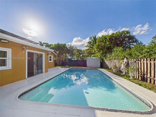 10221 SW 50th Ct, Cooper City, FL 33328