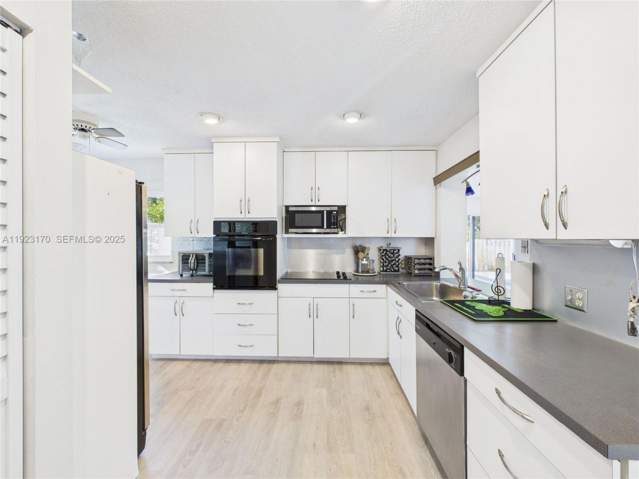 10221 SW 50th Ct, Cooper City, FL 33328 Photo