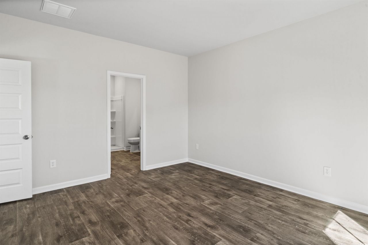 865 Wapama St. Photo 5