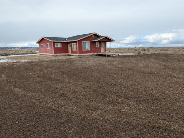 46864 Tucker Road, Christmas Valley, OR 97641