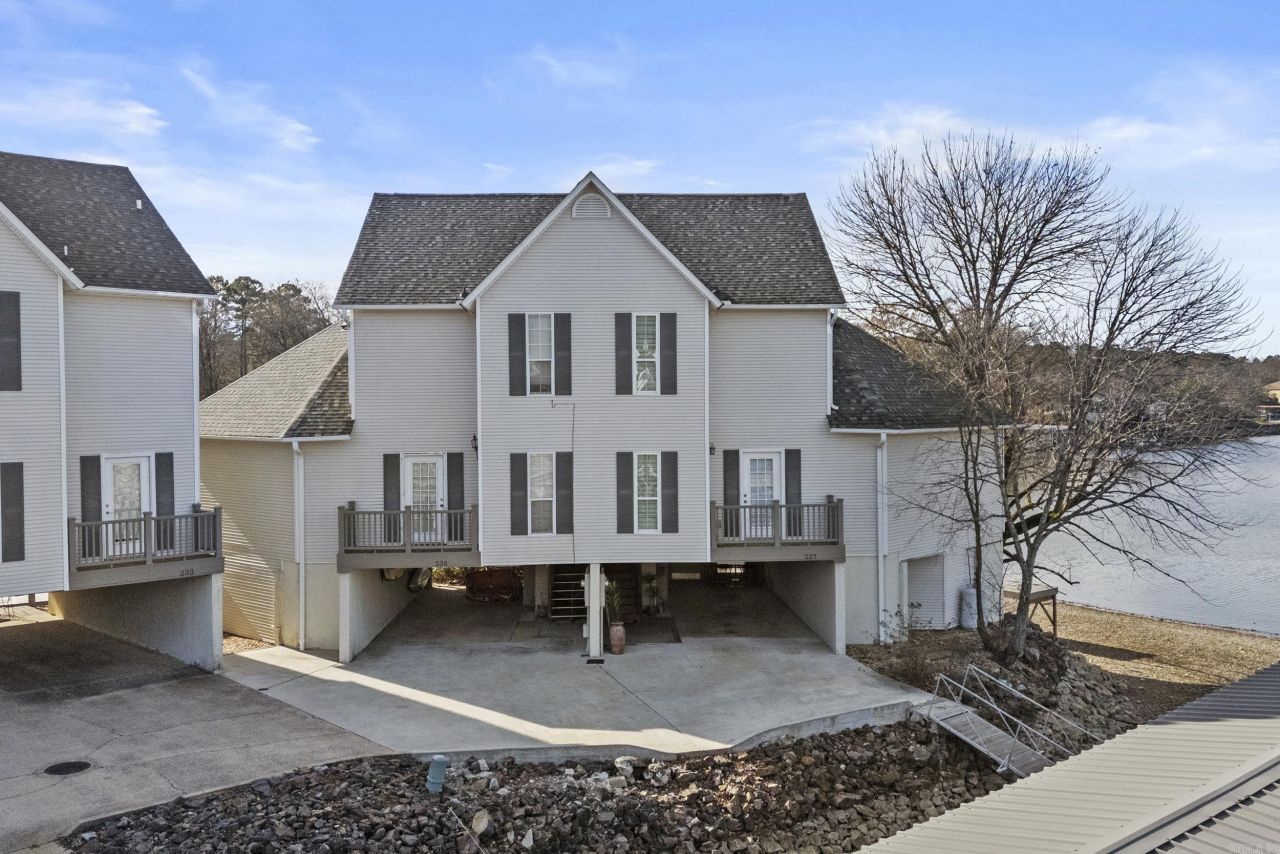 237 Bayshore Cove Hot Springs National Park, AR 71901