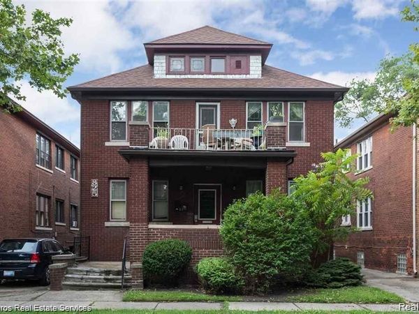 825 Beaconsfield 2N Avenue, Grosse Pointe Park, MI 48230