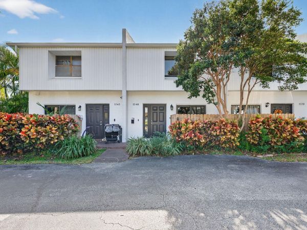 2140 NE 44th Street, Lighthouse Point, FL 33064