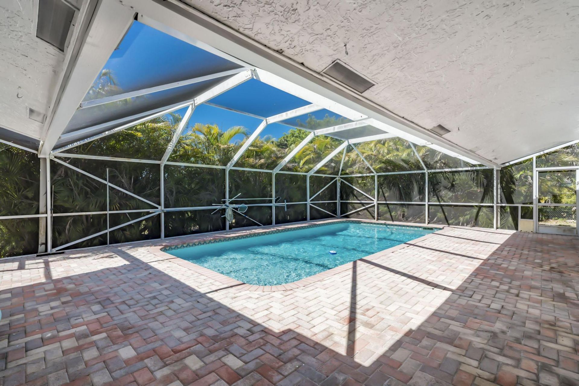 4250 NW 107th Avenue, Coral Springs, FL 33065 Photo