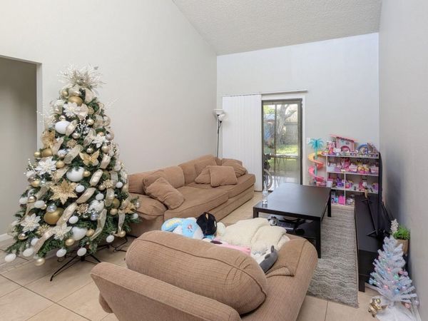 2416 SEABURY Place N, Jacksonville, FL 32246