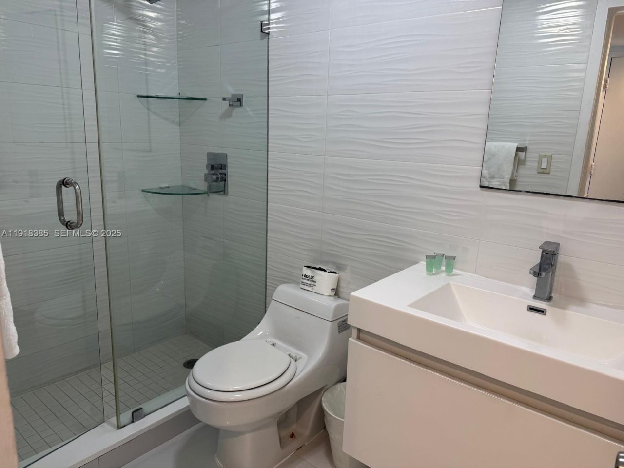 5445 Collins Ave, Unit 915, Miami Beach, FL 33140 Photo