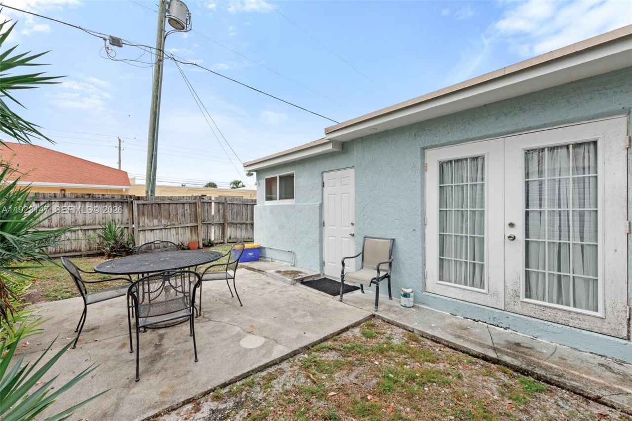 112 Milton St, Lantana, FL 33462 Photo