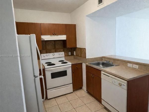 120 SW 8th Ave, Unit 802, Miami, FL 33130