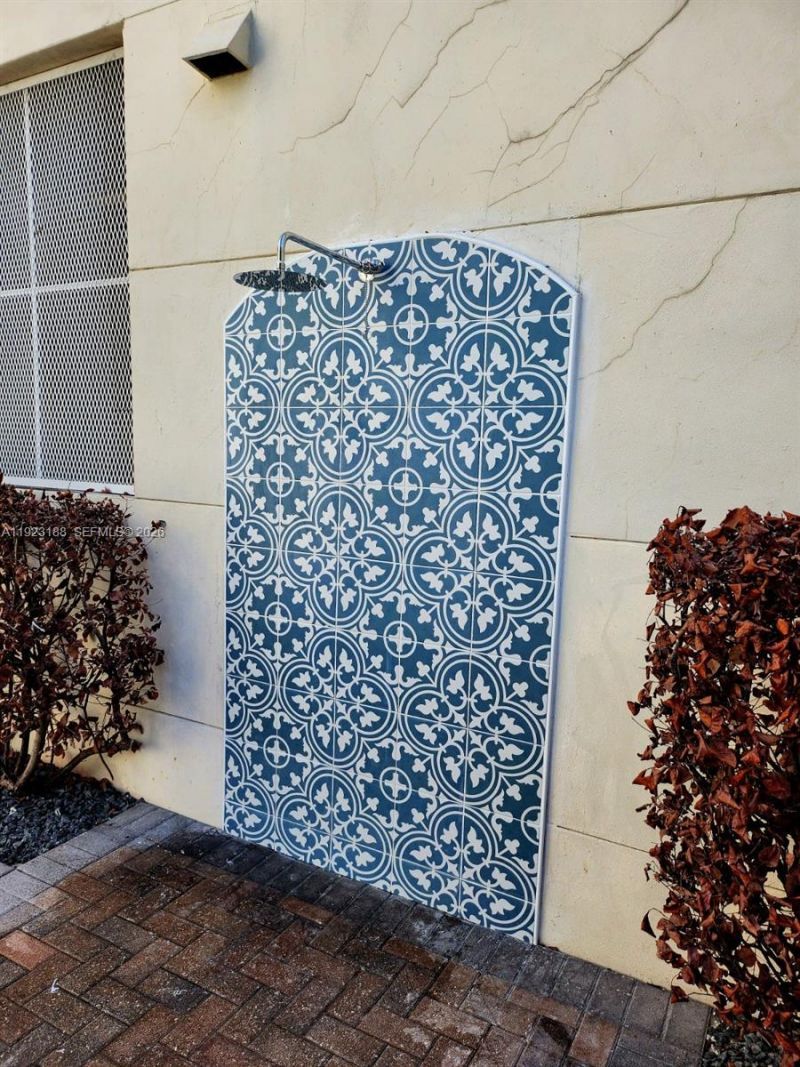 120 SW 8th Ave, Unit 802, Miami, FL 33130 Photo