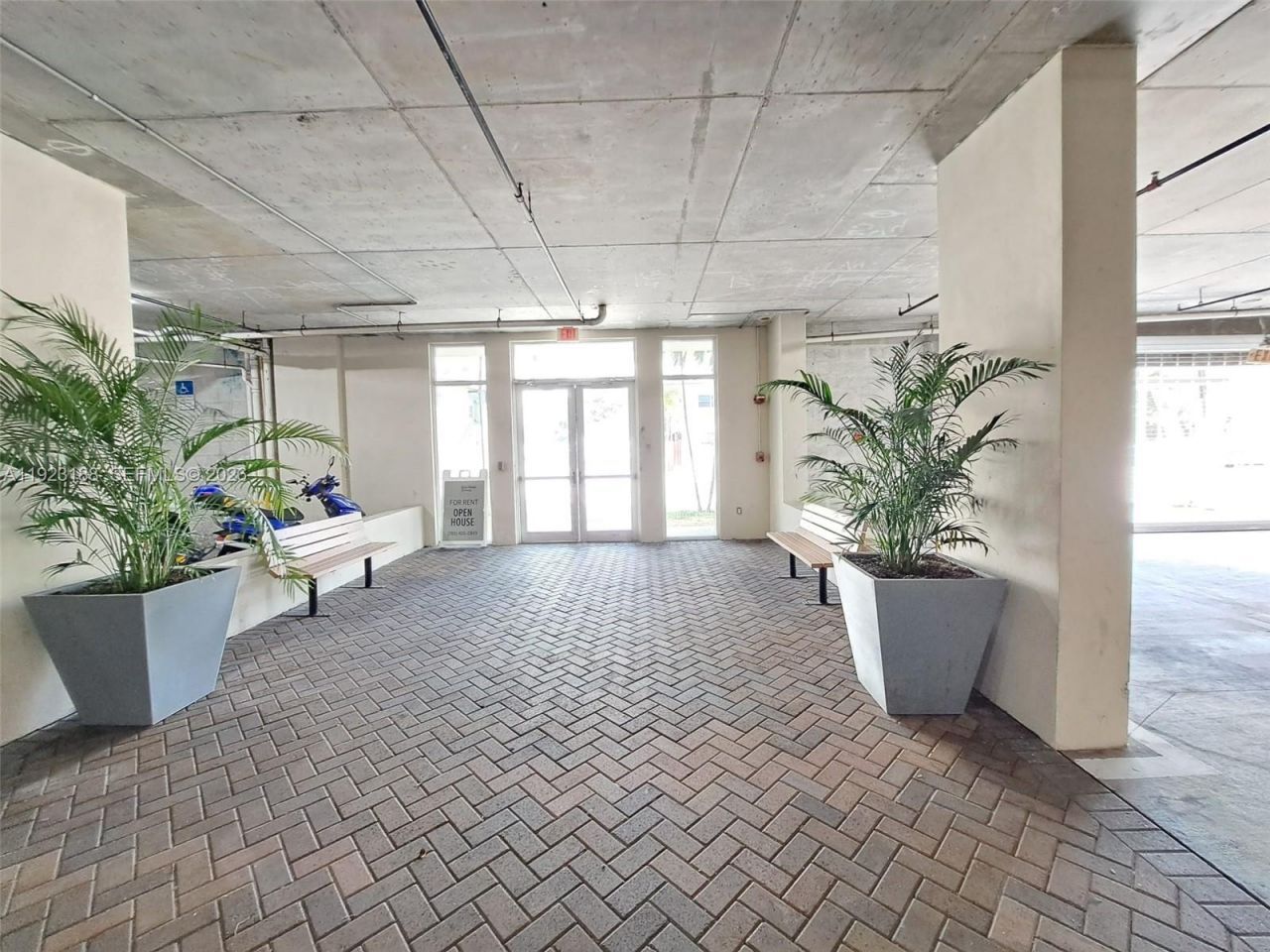 120 SW 8th Ave, Unit 802, Miami, FL 33130 Photo