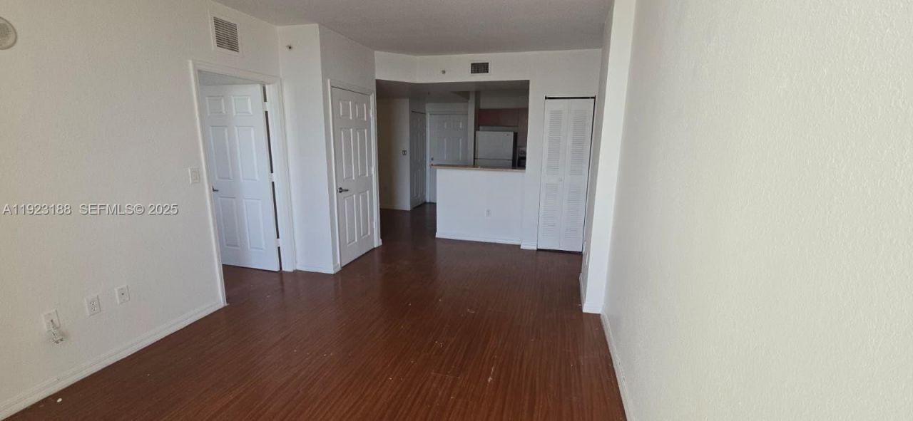 120 SW 8th Ave, Unit 802, Miami, FL 33130 Photo