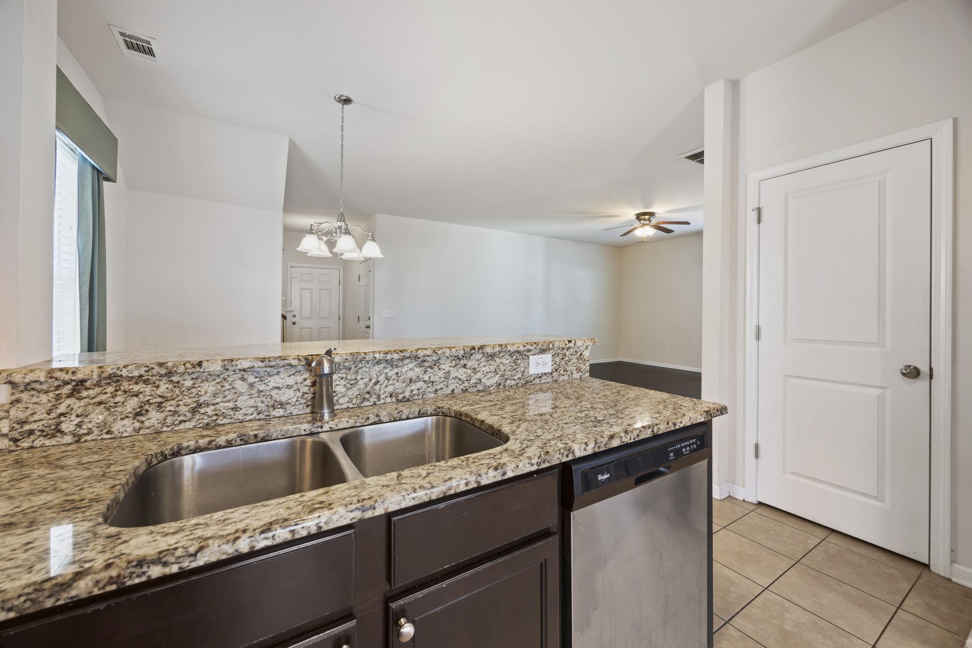 10 Whitewater Way Photo 19