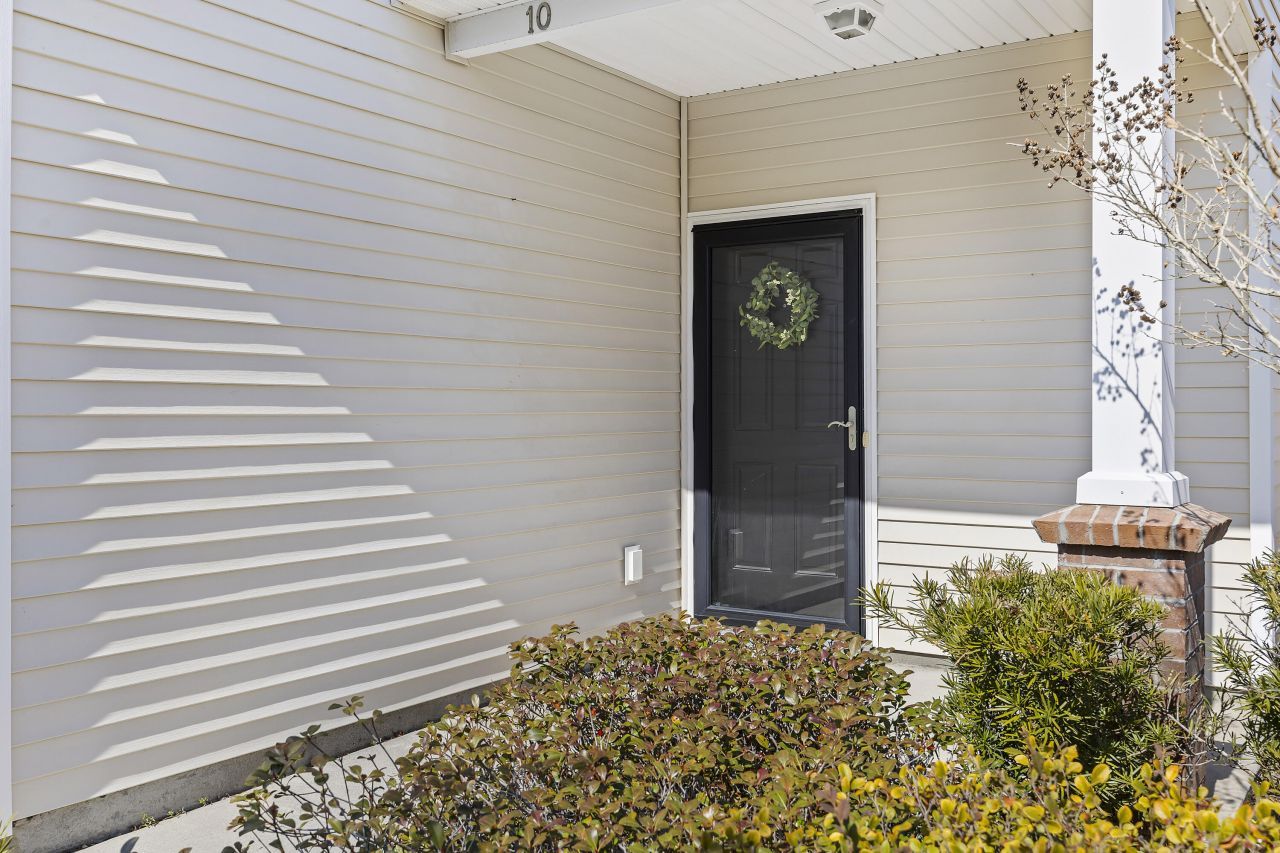 10 Whitewater Way Photo 5