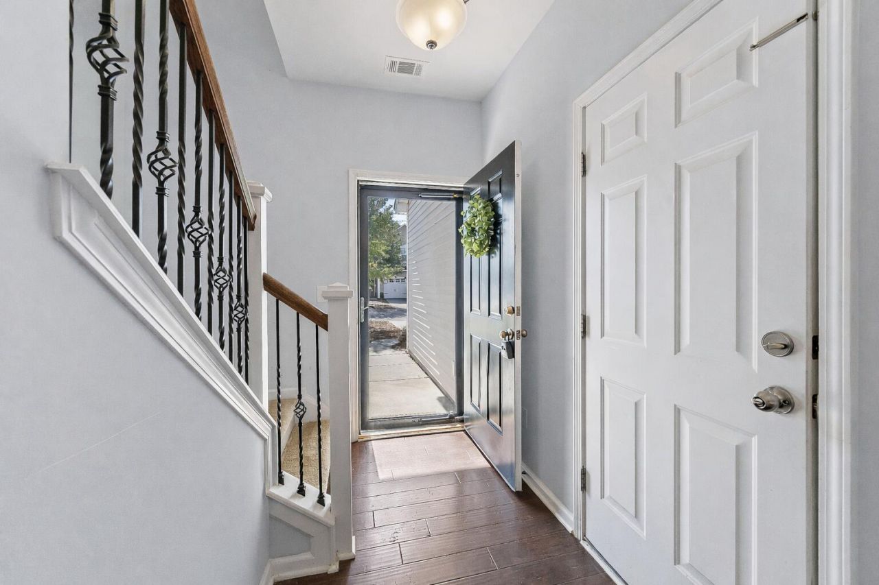 10 Whitewater Way Photo 7