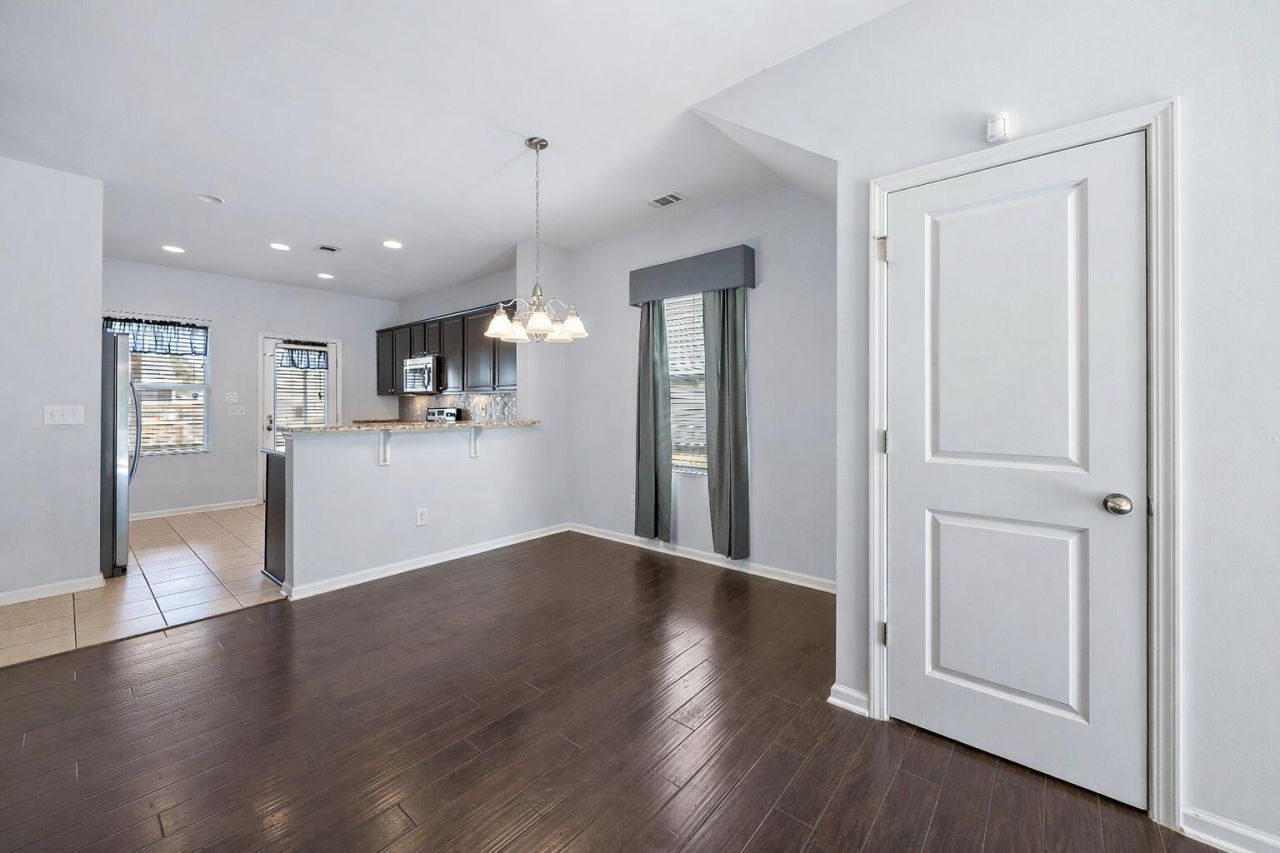 10 Whitewater Way Photo 8