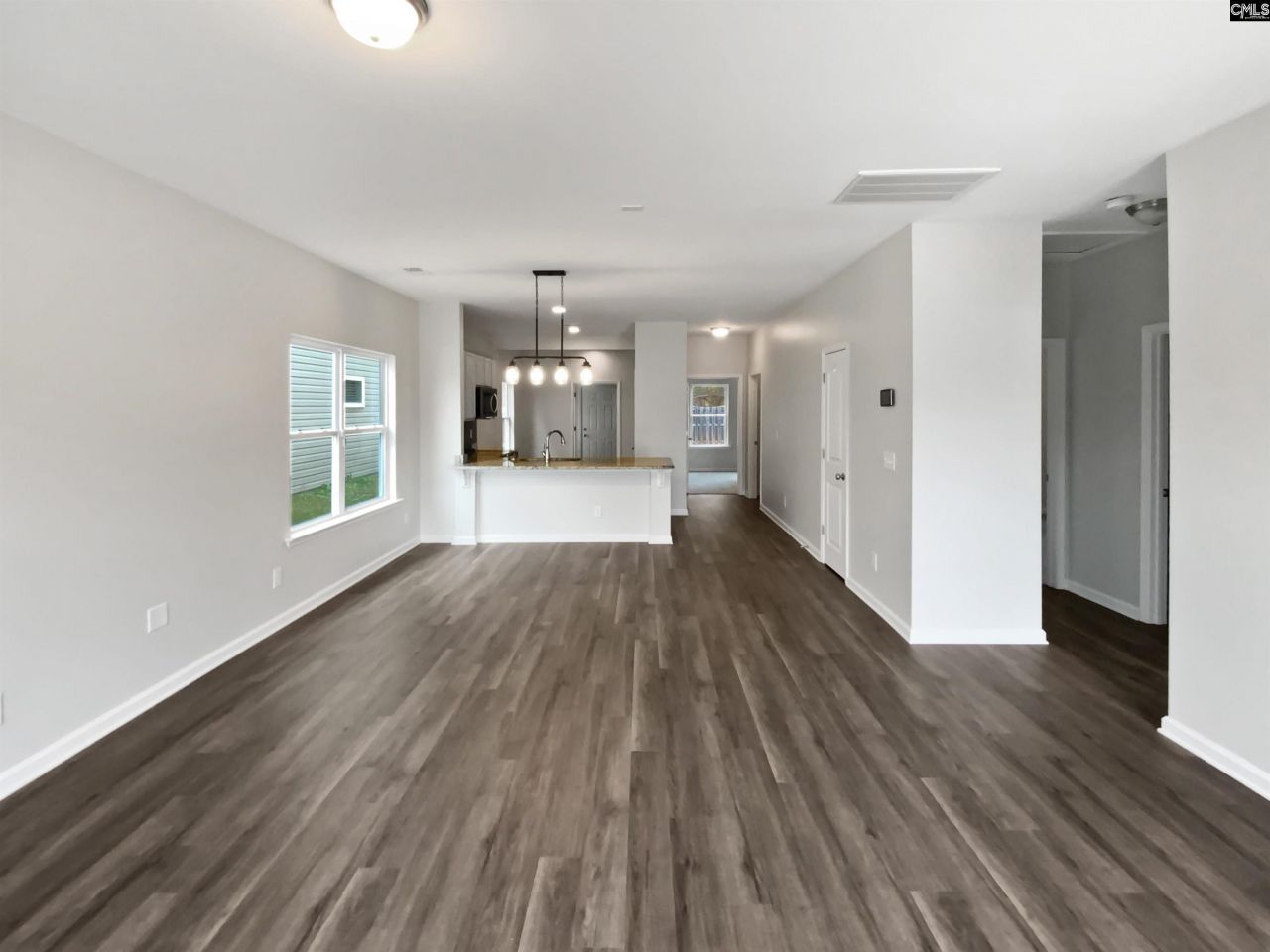 318 Carson Court Photo 7