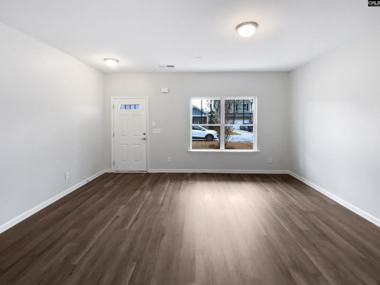 318 Carson Court Photo 9