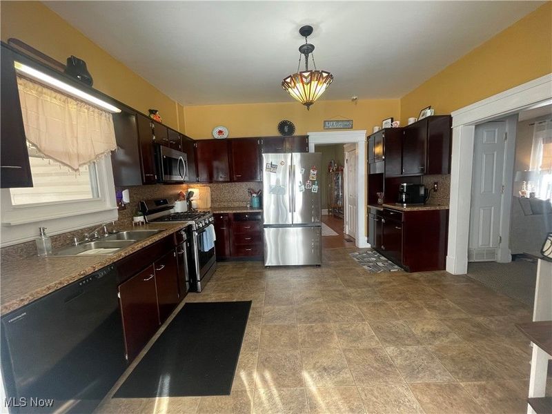 1100 14th Street, Vienna, WV 26105 Photo 6