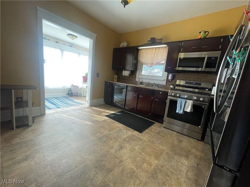 1100 14th Street, Vienna, WV 26105 Photo 8