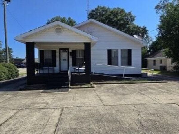 708 Turner St., Waynesboro, MS 39367