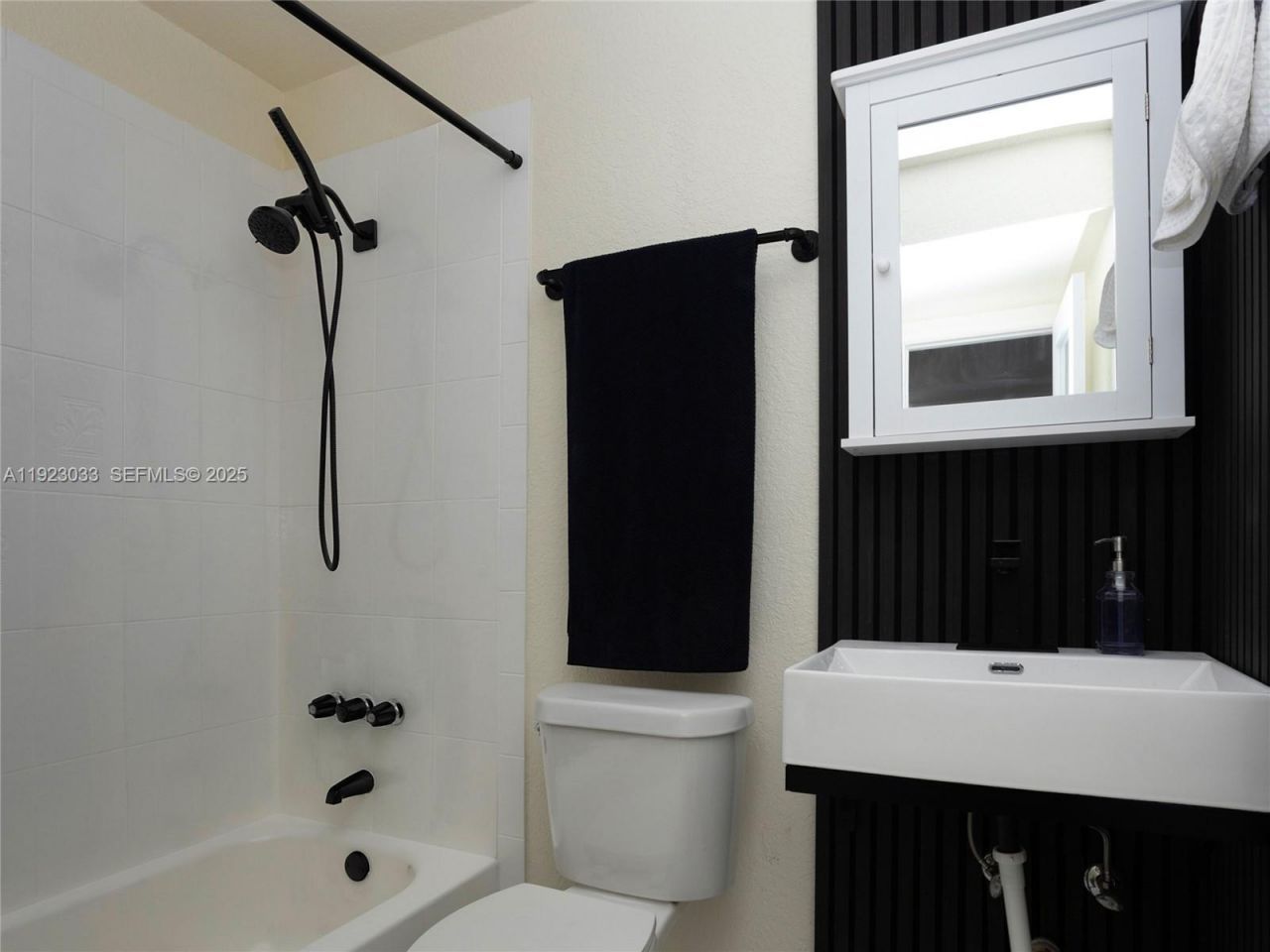 437 SW 3rd St, Unit 2, Miami, FL 33130 Photo