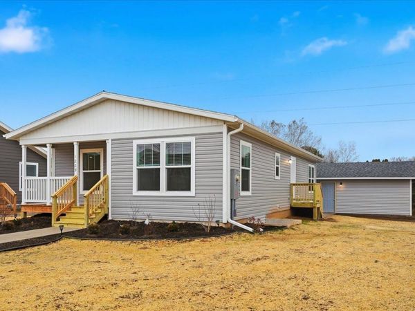 1229 Rich River Way, New Richmond, WI 54017