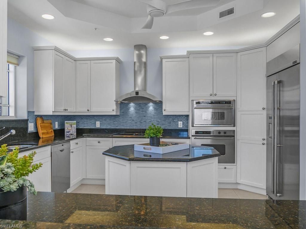 455 Cove Tower Dr, Unit PH 1802, Naples, FL 34110 Photo