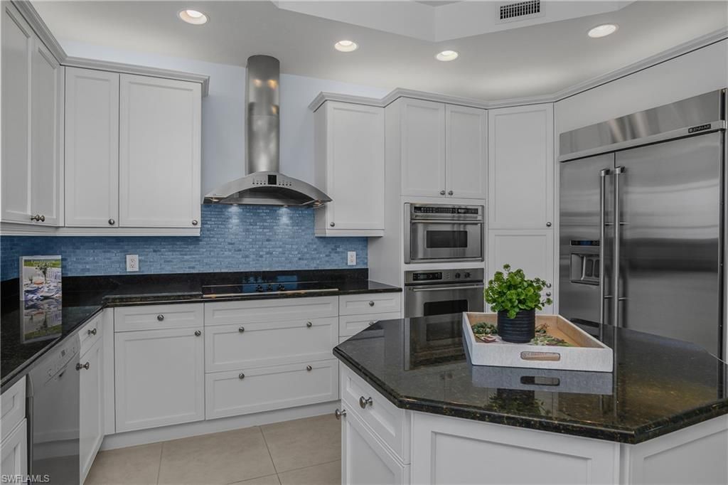 455 Cove Tower Dr, Unit PH 1802, Naples, FL 34110 Photo