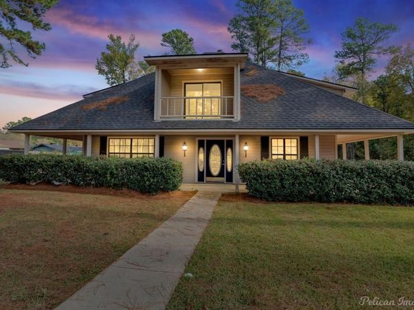 8205 Clint Drive, Shreveport, LA 71108