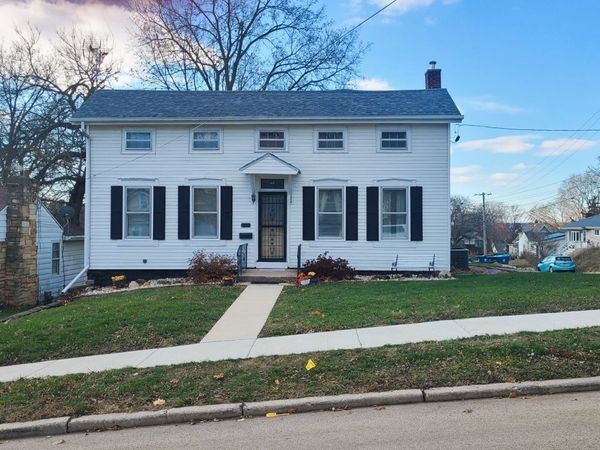 603 S Dixon Avenue, Dixon, IL 61021