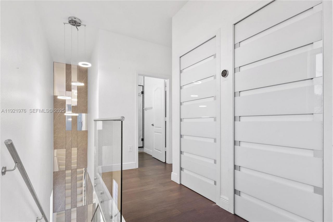 2424 SW 152nd Path, Miami, FL 33185 Photo