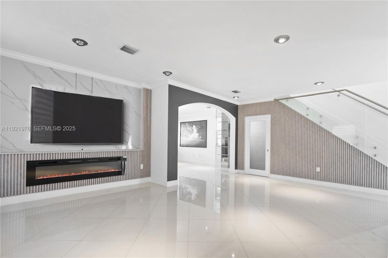 2424 SW 152nd Path, Miami, FL 33185 Photo