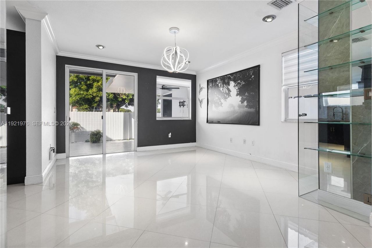 2424 SW 152nd Path, Miami, FL 33185 Photo