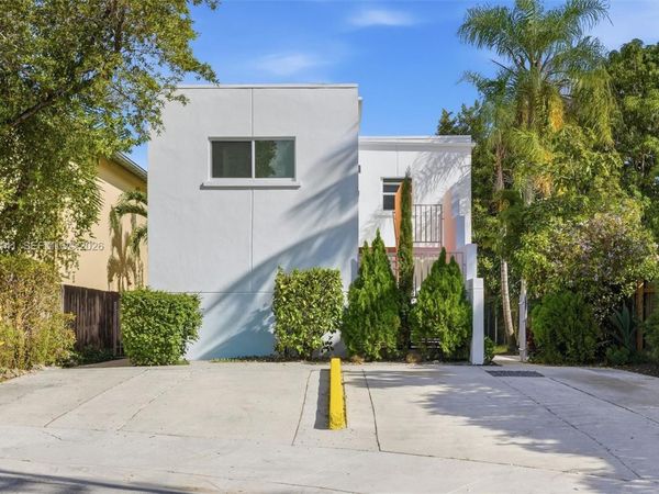 1045 SW 25th Ave, Miami, FL 33135