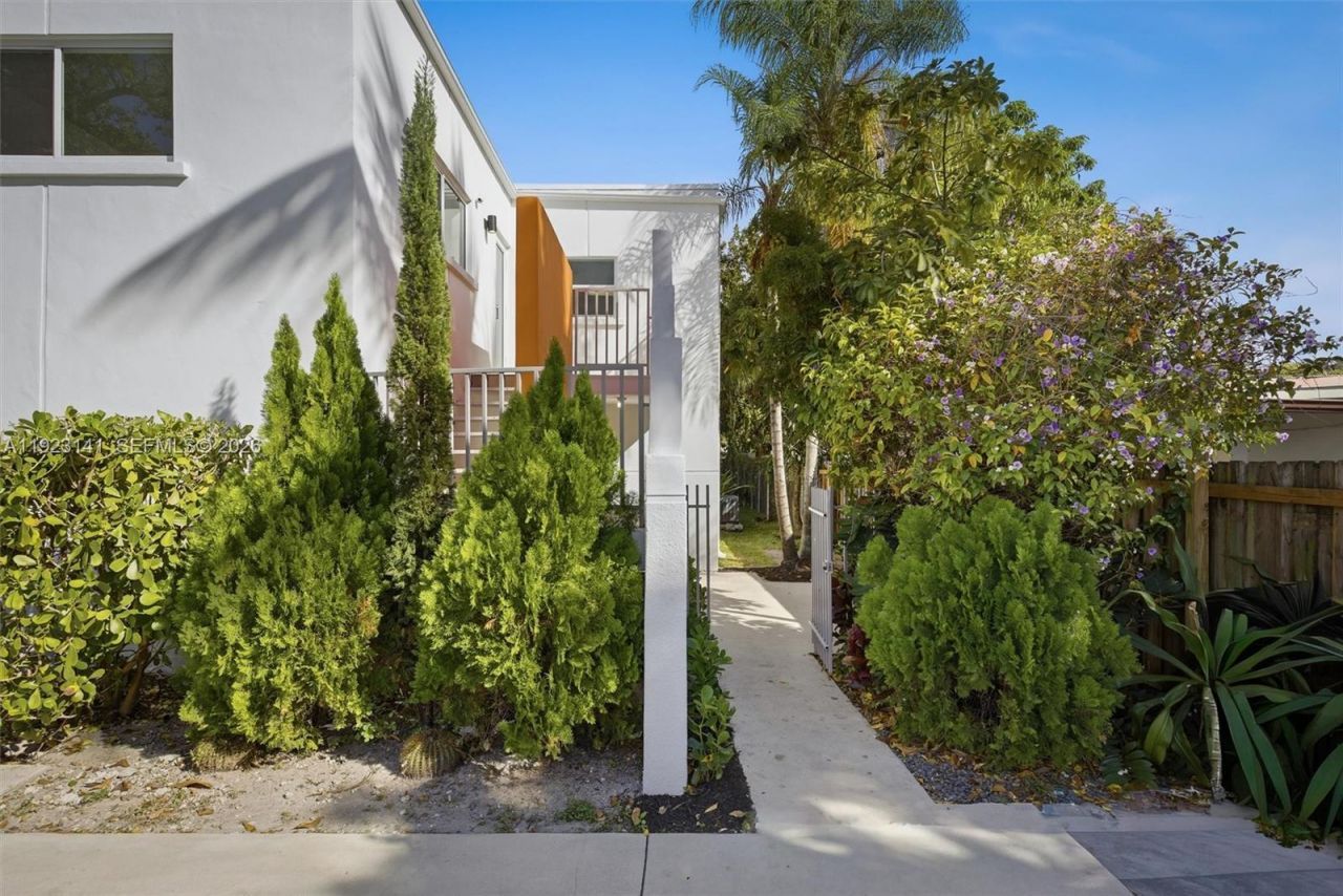 1045 SW 25th Ave, Miami, FL 33135 Photo