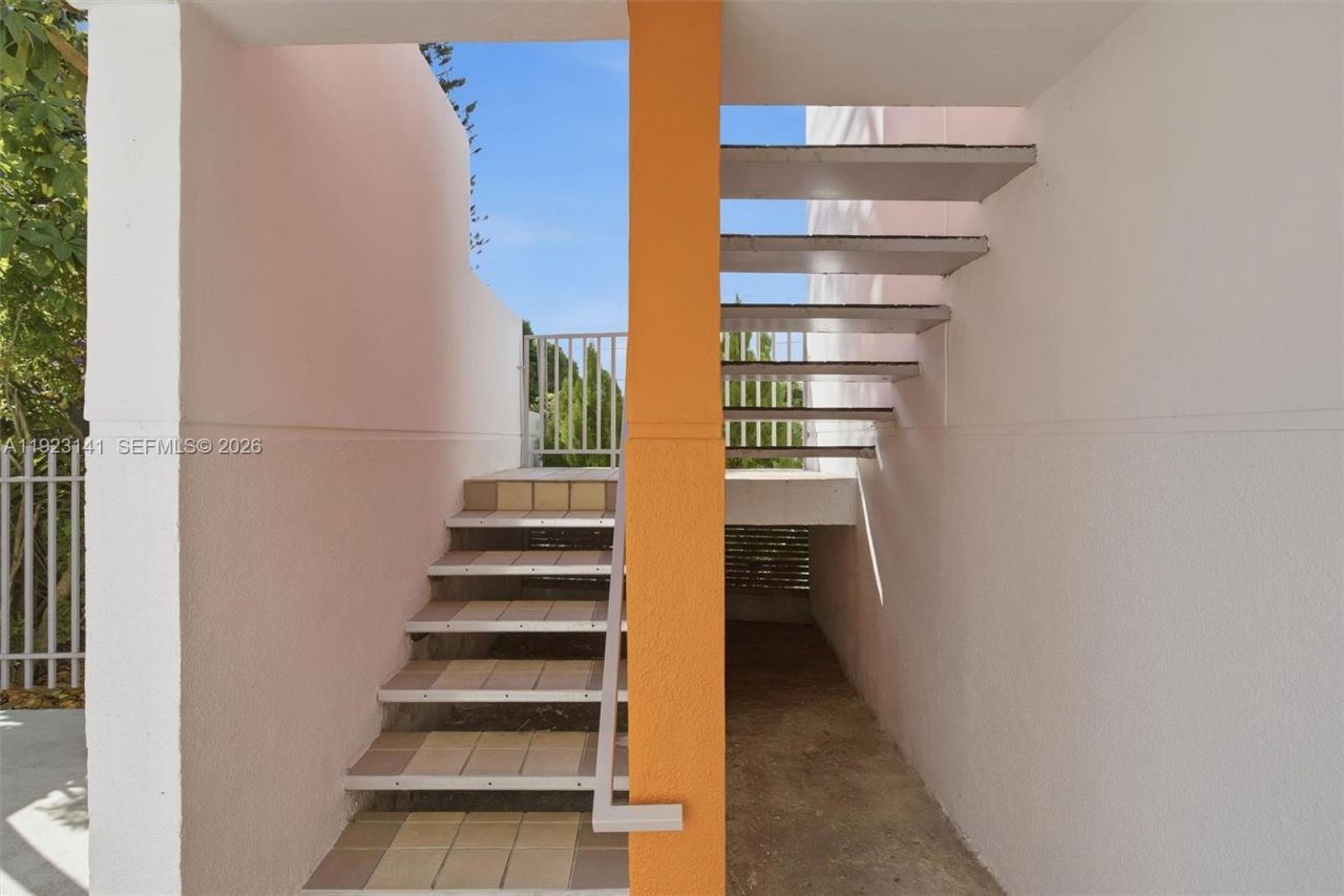 1045 SW 25th Ave, Miami, FL 33135 Photo