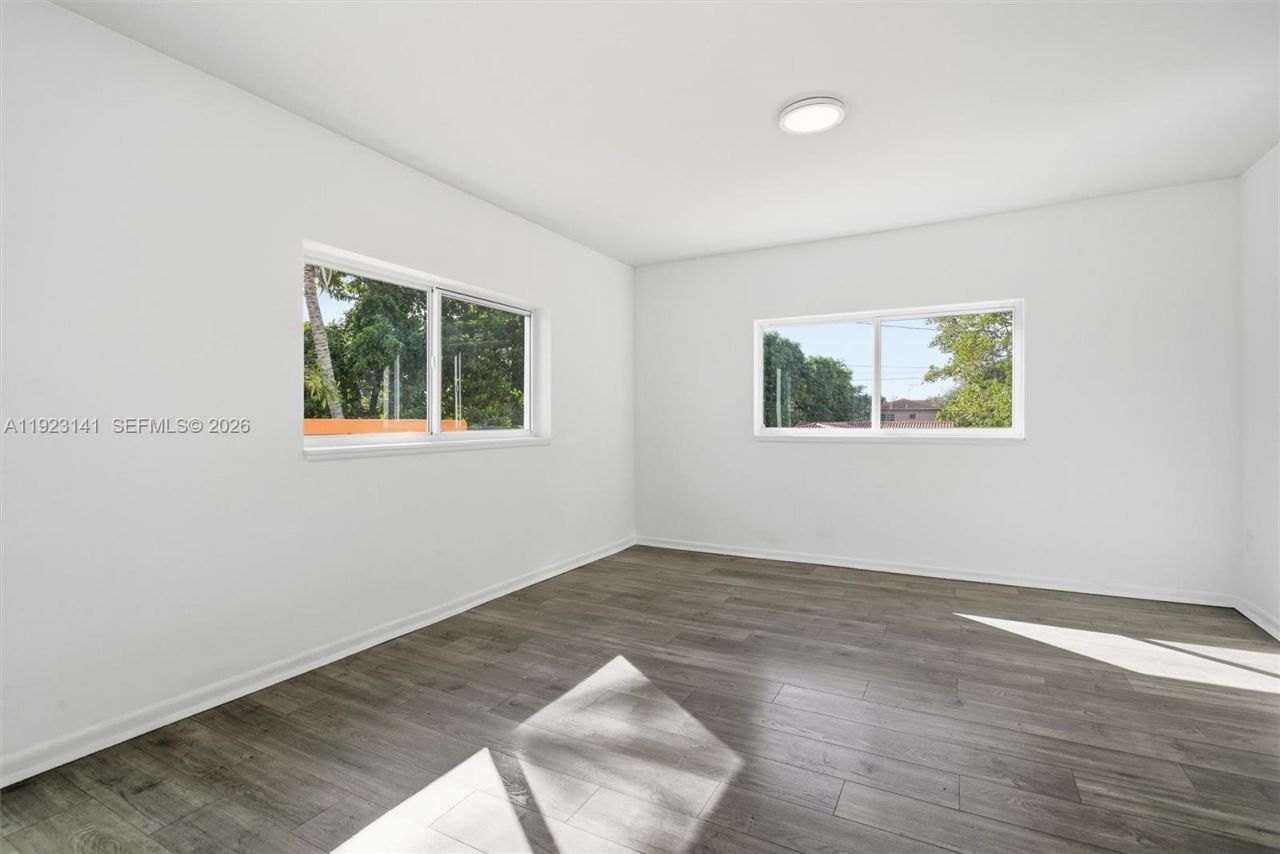1045 SW 25th Ave, Miami, FL 33135 Photo