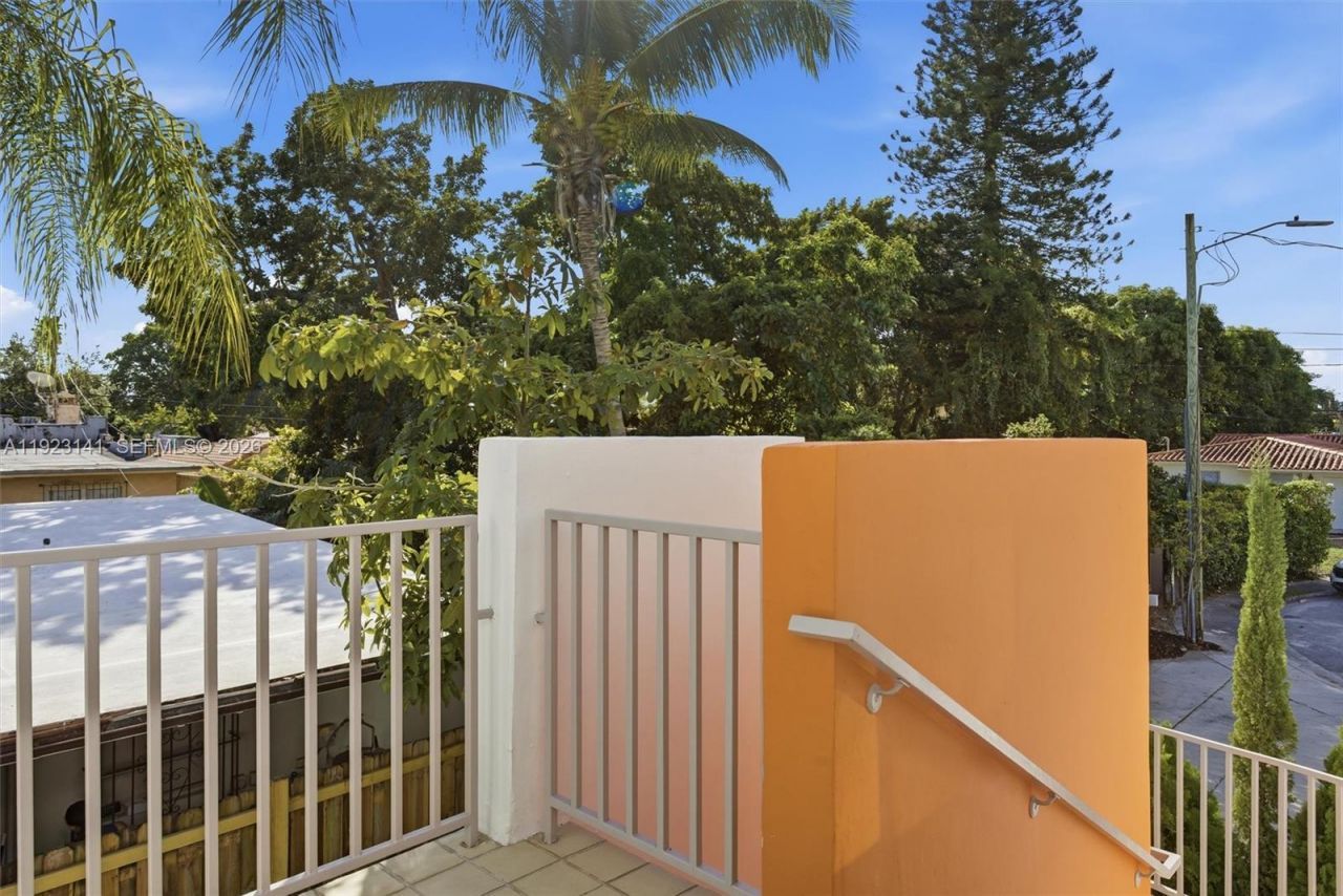 1045 SW 25th Ave, Miami, FL 33135 Photo